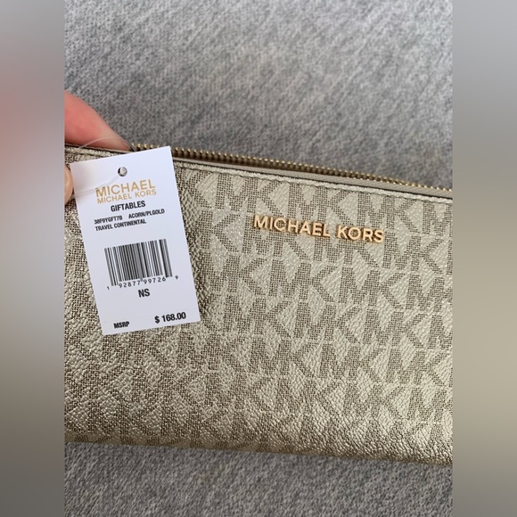 Michael Kors Acorn/Gold Travel Continental Wallet wristlet New in Box with Tags - Picture 5 of 7